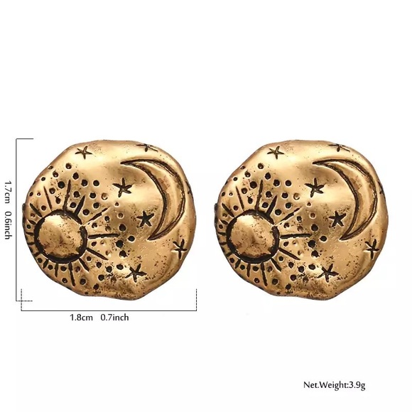 Vintage Gold Stud Earrings - Picture 2 of 5